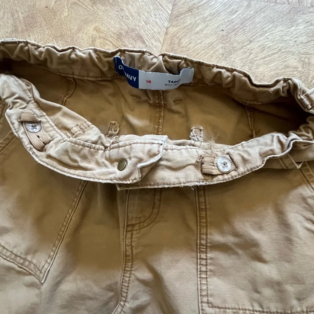 Old Navy Tan Distressed Utility Pants – Kids 18